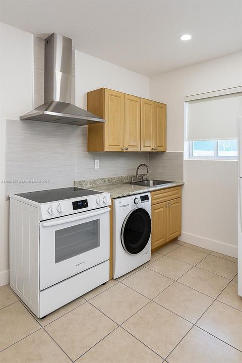 Recently Sold: $100,000 (1 beds, 1 baths, 465 Square Feet)