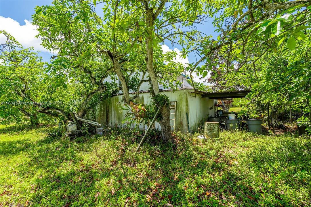 Recently Sold: $2,150,000 (5 beds, 3 baths, 3703 Square Feet)