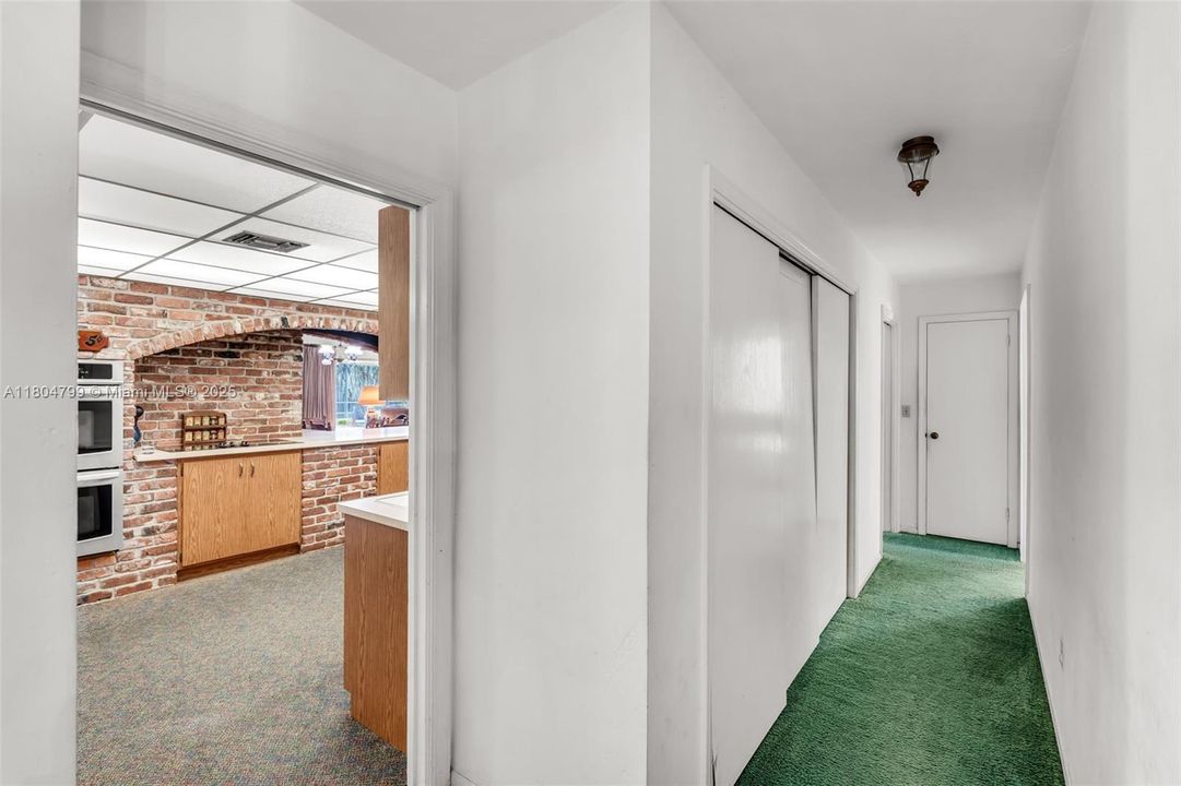 Recently Sold: $2,150,000 (5 beds, 3 baths, 3703 Square Feet)