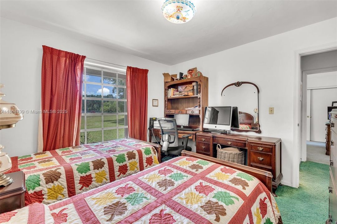 Recently Sold: $2,150,000 (5 beds, 3 baths, 3703 Square Feet)