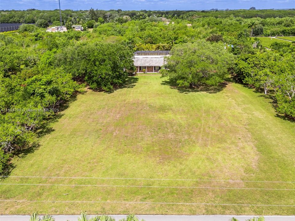 Recently Sold: $2,150,000 (5 beds, 3 baths, 3703 Square Feet)