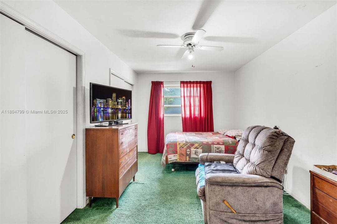 Recently Sold: $2,150,000 (5 beds, 3 baths, 3703 Square Feet)