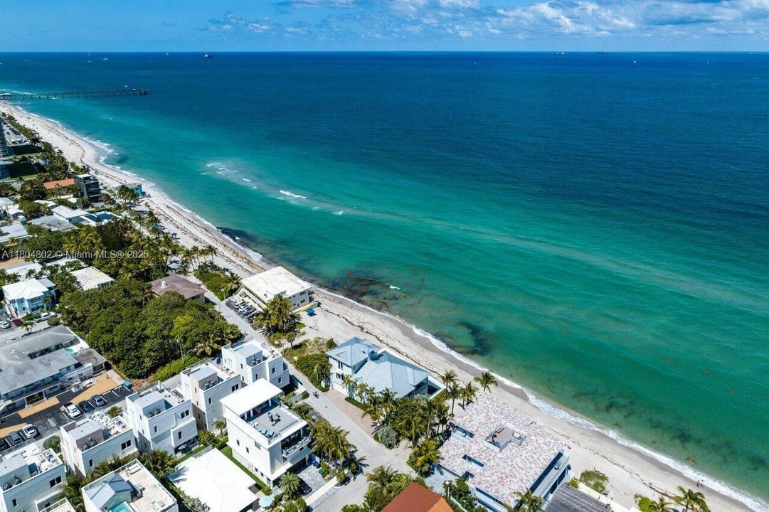 En Venta: $4,299,000 (0.15 acres)