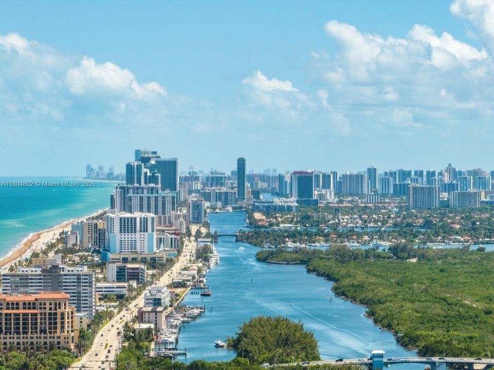 En Venta: $4,299,000 (0.15 acres)