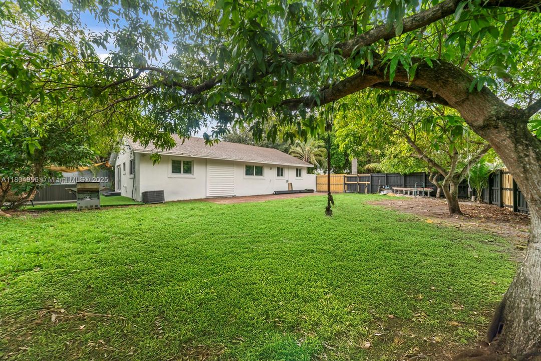 For Rent: $7,500 (4 beds, 3 baths, 1950 Square Feet)