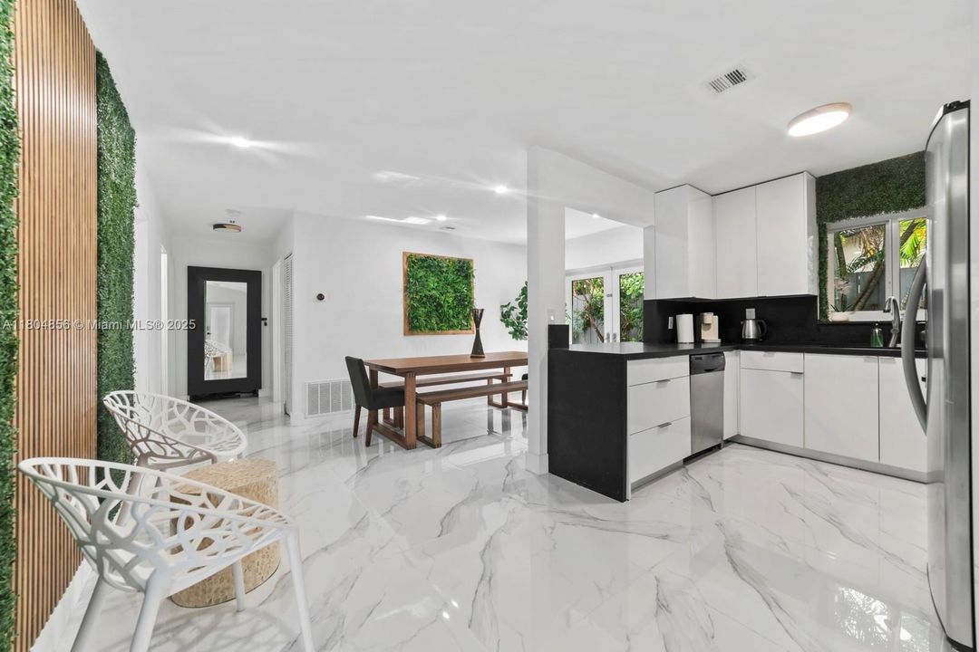 For Rent: $7,500 (4 beds, 3 baths, 1950 Square Feet)