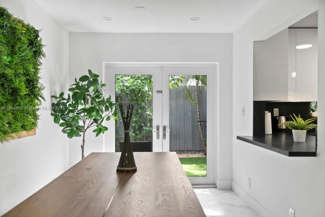 For Rent: $7,500 (4 beds, 3 baths, 1950 Square Feet)