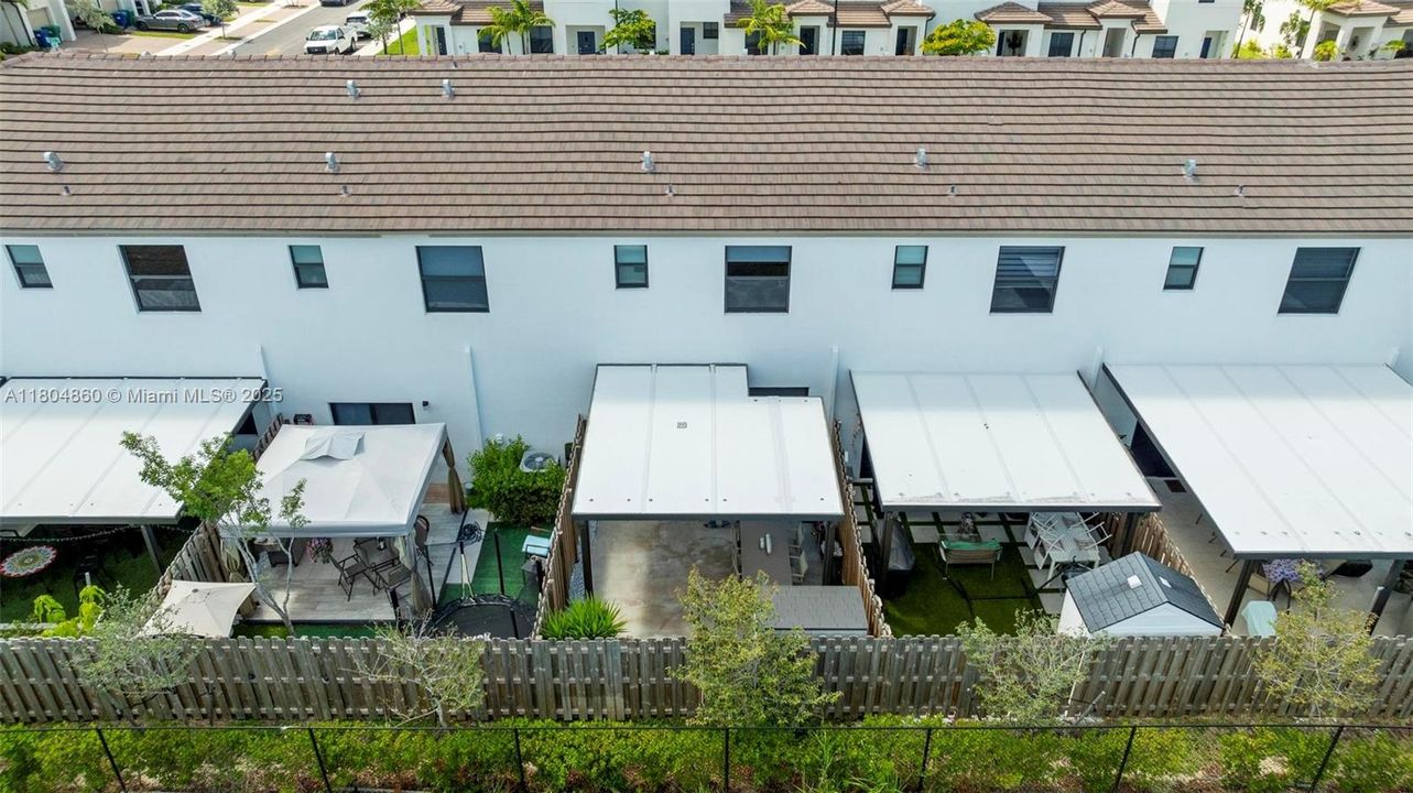 Recently Sold: $395,000 (3 beds, 3 baths, 1328 Square Feet)