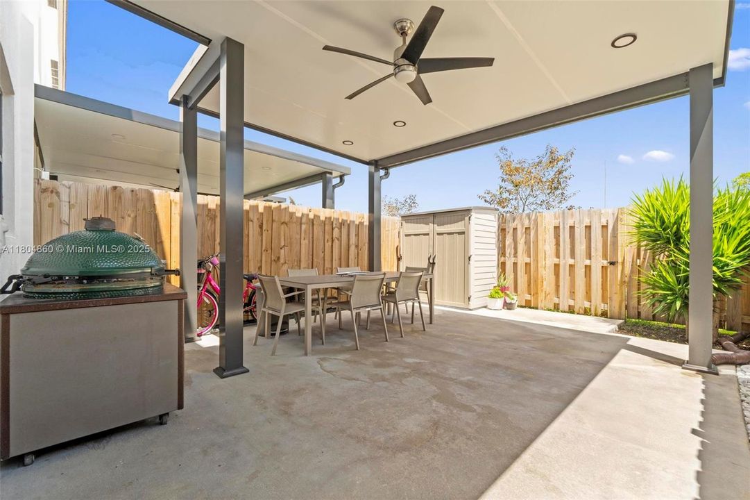 Recently Sold: $395,000 (3 beds, 3 baths, 1328 Square Feet)