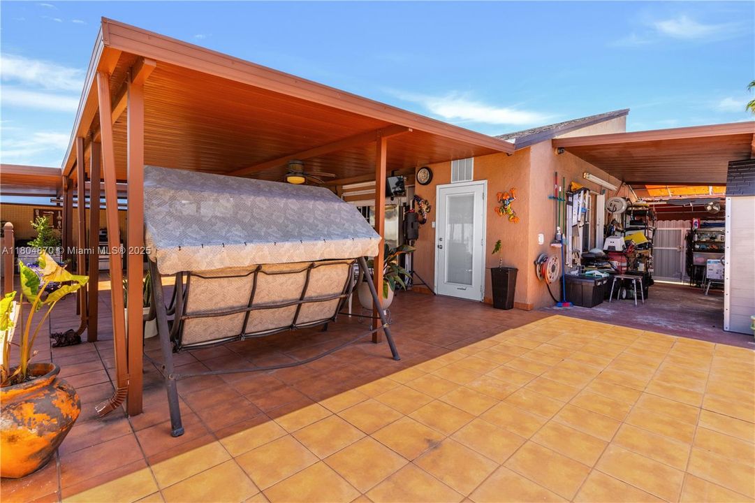 For Sale: $549,900 (3 beds, 2 baths, 1306 Square Feet)