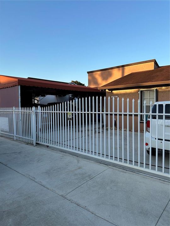 For Sale: $549,900 (3 beds, 2 baths, 1306 Square Feet)