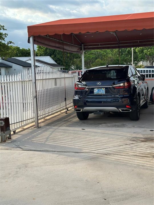 For Sale: $549,900 (3 beds, 2 baths, 1306 Square Feet)