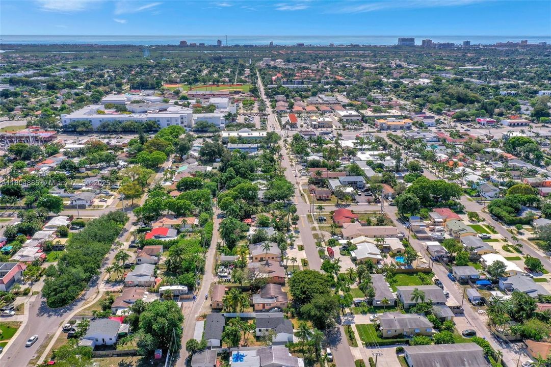 Недавно продано: $775,000 (0 спален, 0 ванн, 1927 Квадратных фут)