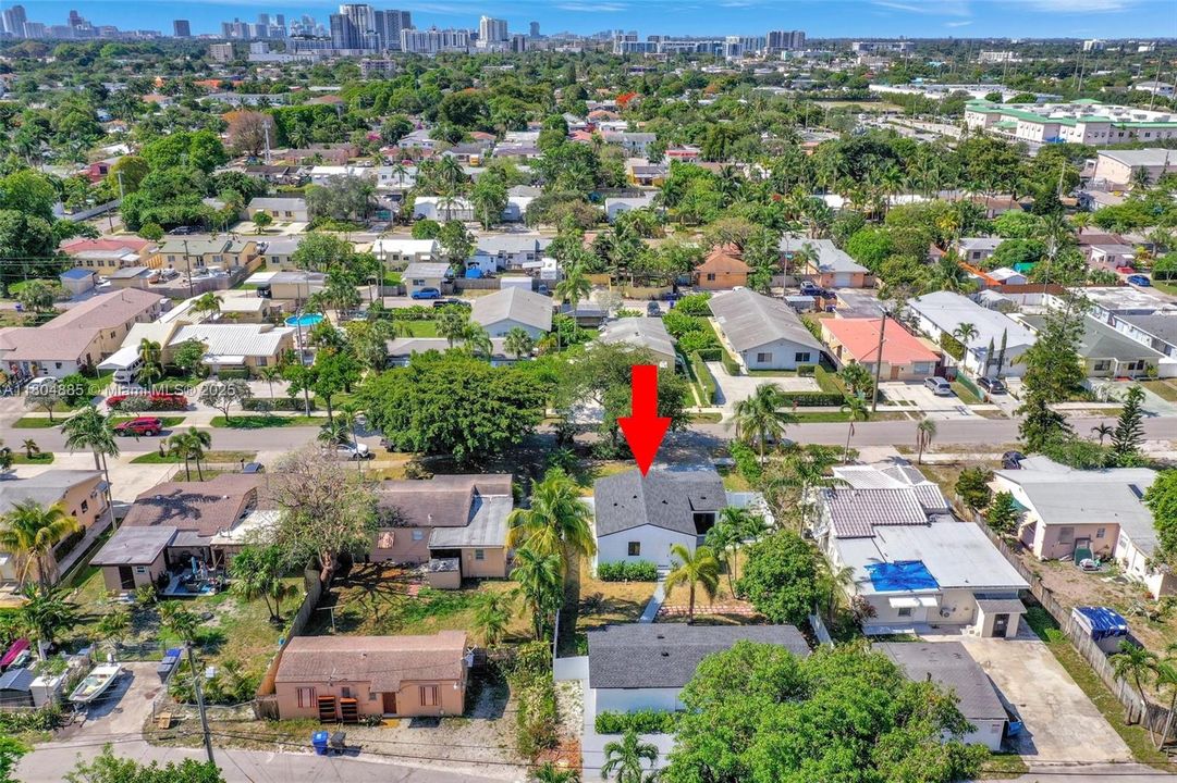 Недавно продано: $775,000 (0 спален, 0 ванн, 1927 Квадратных фут)