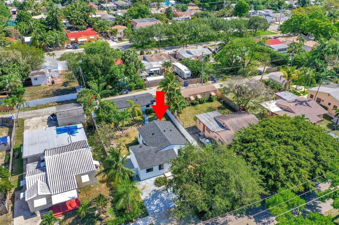 Недавно продано: $775,000 (0 спален, 0 ванн, 1927 Квадратных фут)