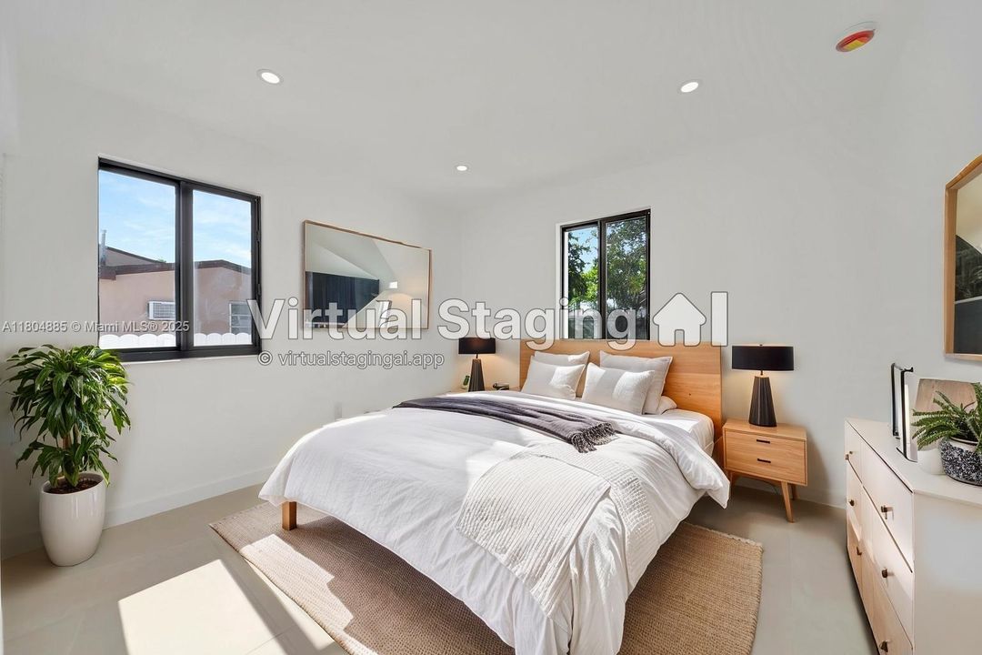 Недавно продано: $775,000 (0 спален, 0 ванн, 1927 Квадратных фут)