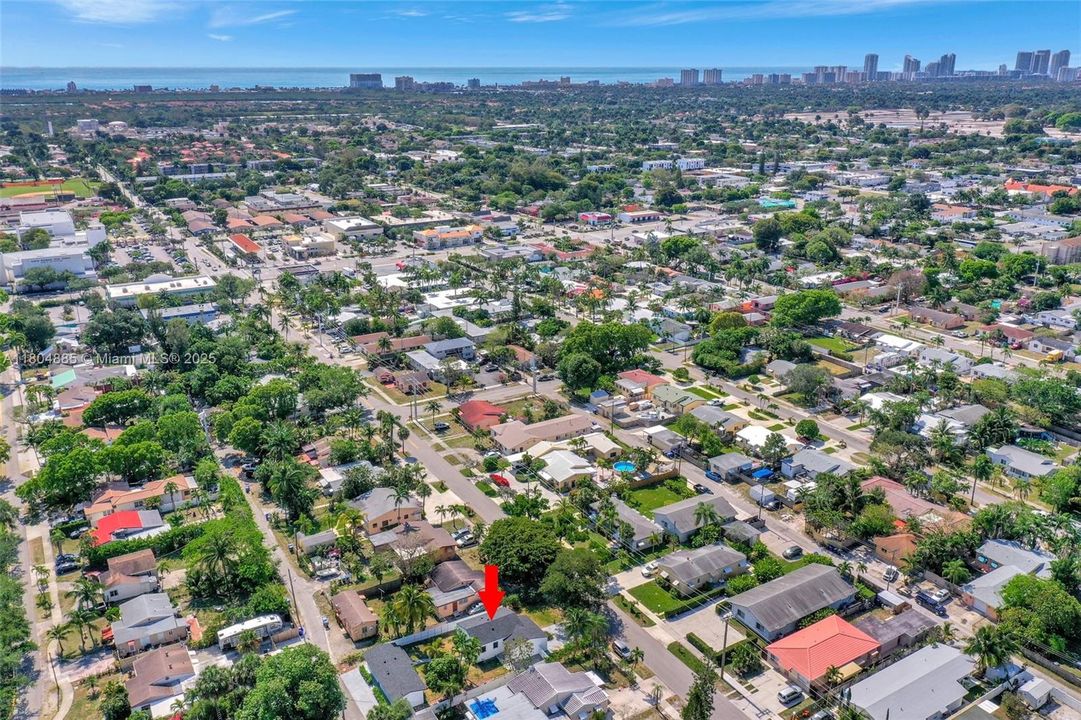 Недавно продано: $775,000 (0 спален, 0 ванн, 1927 Квадратных фут)