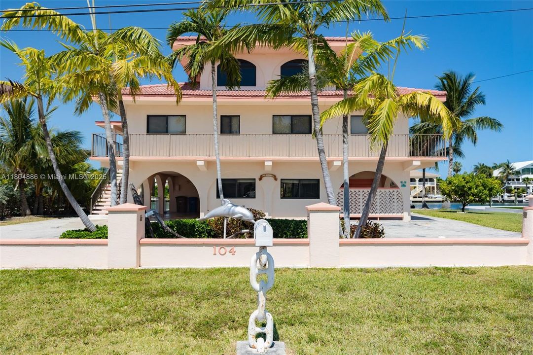 Recently Sold: $1,999,999 (3 beds, 2 baths, 0 Square Feet)