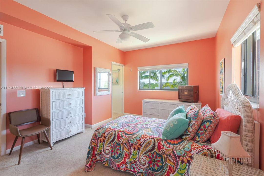 Recently Sold: $1,999,999 (3 beds, 2 baths, 0 Square Feet)