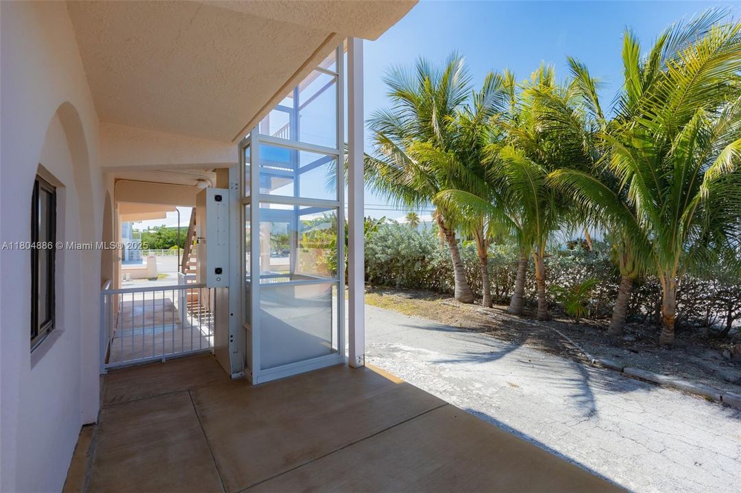 Recently Sold: $1,999,999 (3 beds, 2 baths, 0 Square Feet)