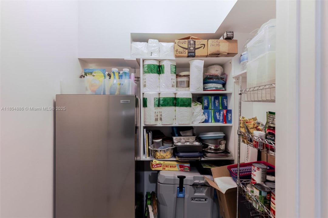 Recently Sold: $1,999,999 (3 beds, 2 baths, 0 Square Feet)