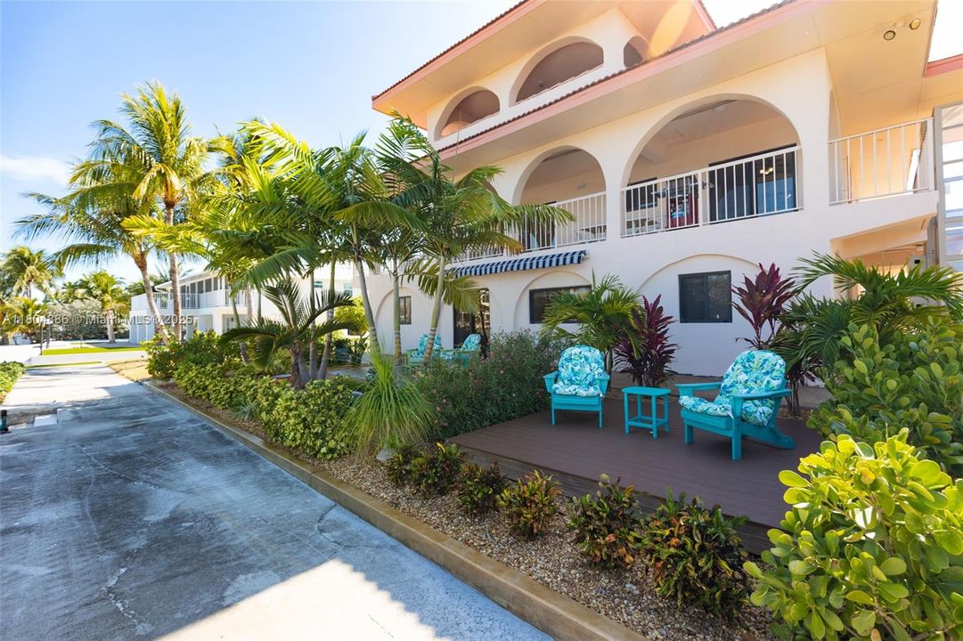 Recently Sold: $1,999,999 (3 beds, 2 baths, 0 Square Feet)