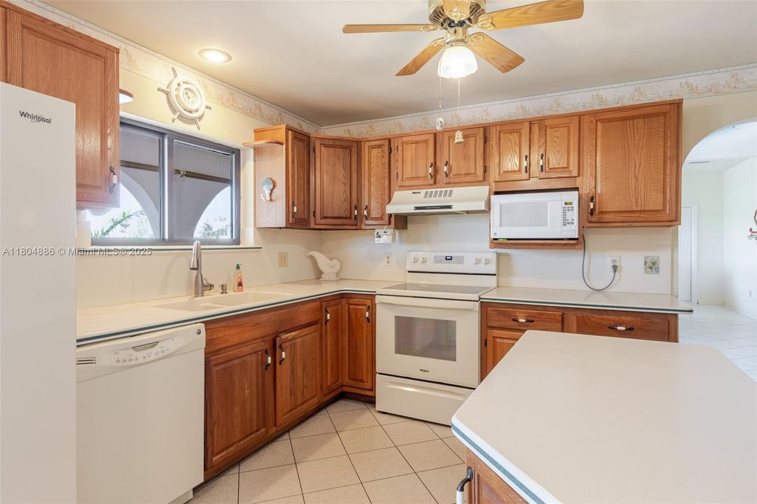 Recently Sold: $1,999,999 (3 beds, 2 baths, 0 Square Feet)