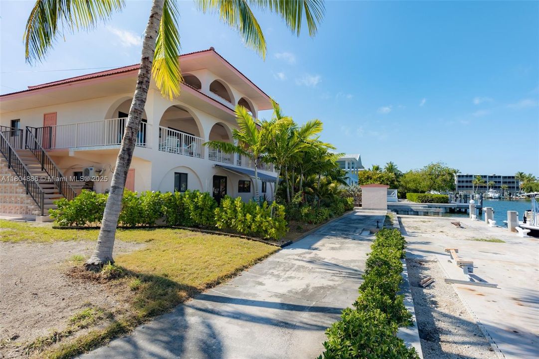Recently Sold: $1,999,999 (3 beds, 2 baths, 0 Square Feet)
