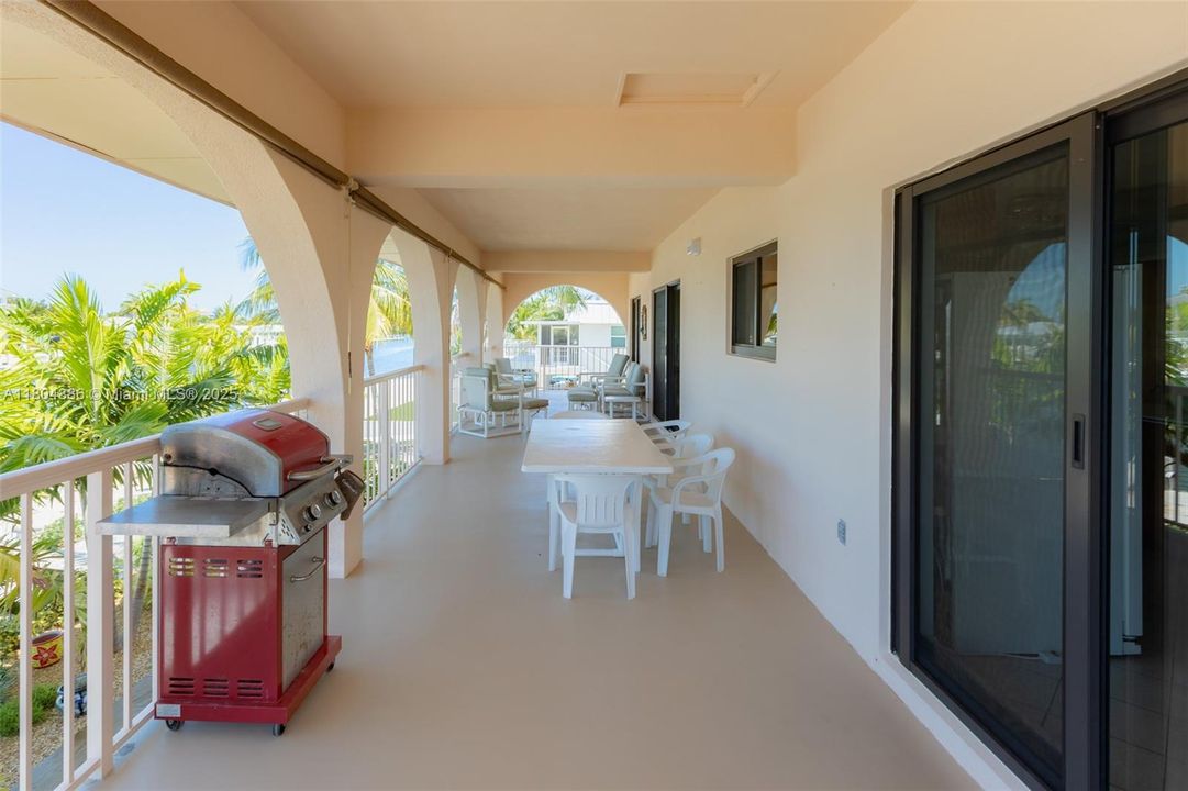 Recently Sold: $1,999,999 (3 beds, 2 baths, 0 Square Feet)