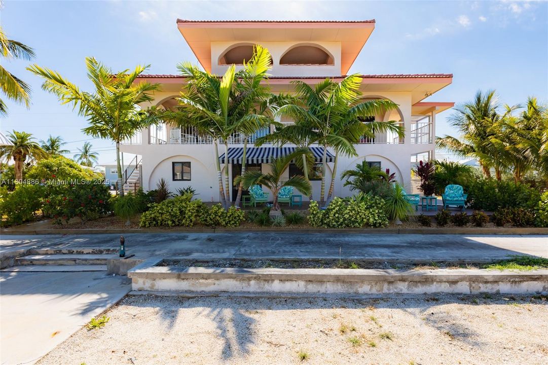 Recently Sold: $1,999,999 (3 beds, 2 baths, 0 Square Feet)