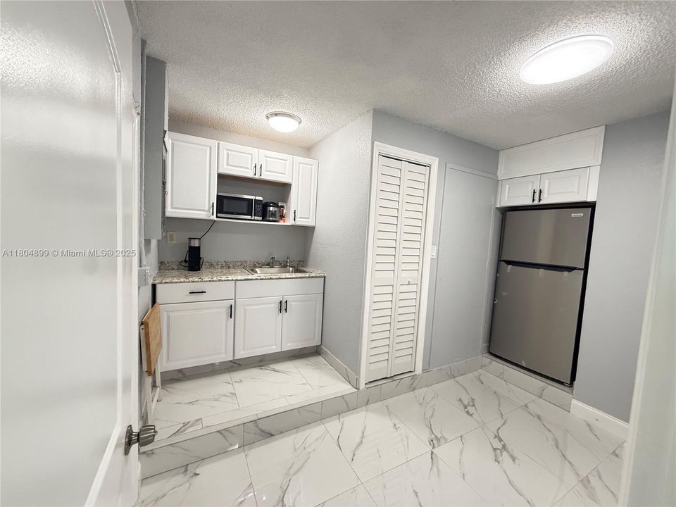 Недавно арендовано: $1,200 (1 спален, 1 ванн, 400 Квадратных фут)