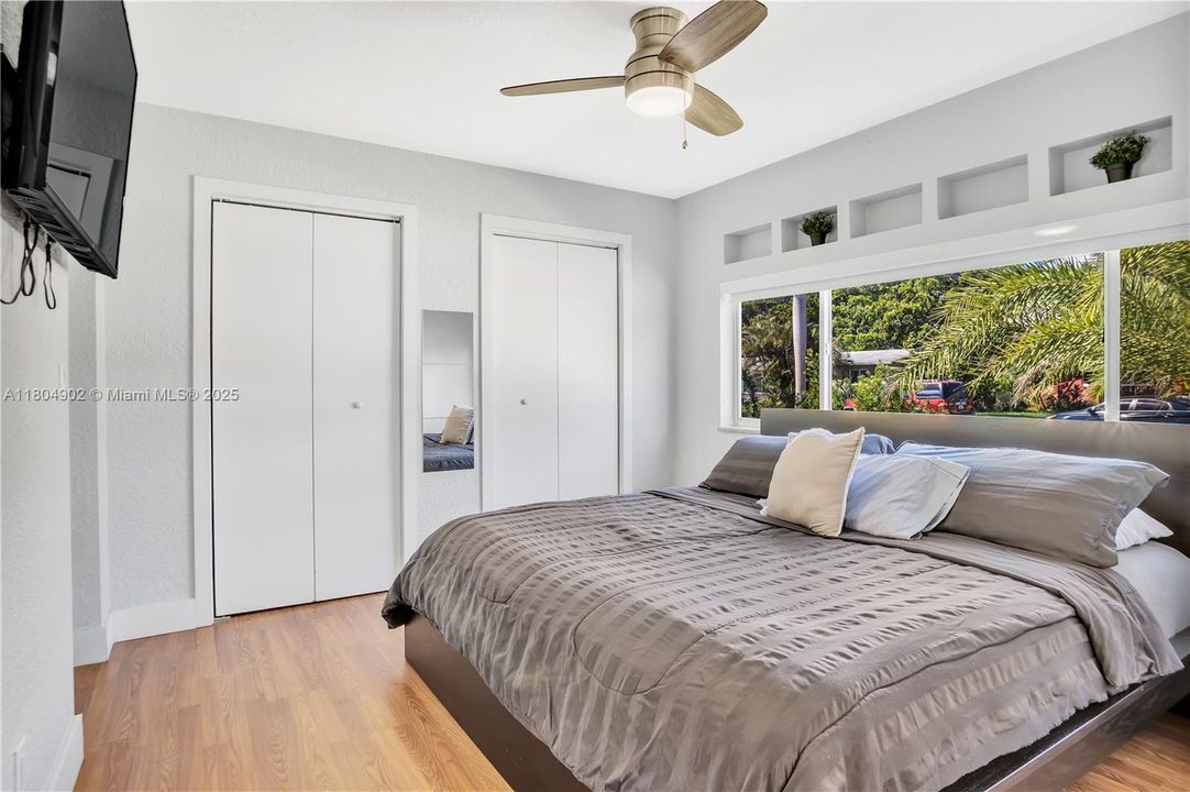 В аренду: $10,000 (5 спален, 3 ванн, 1825 Квадратных фут)