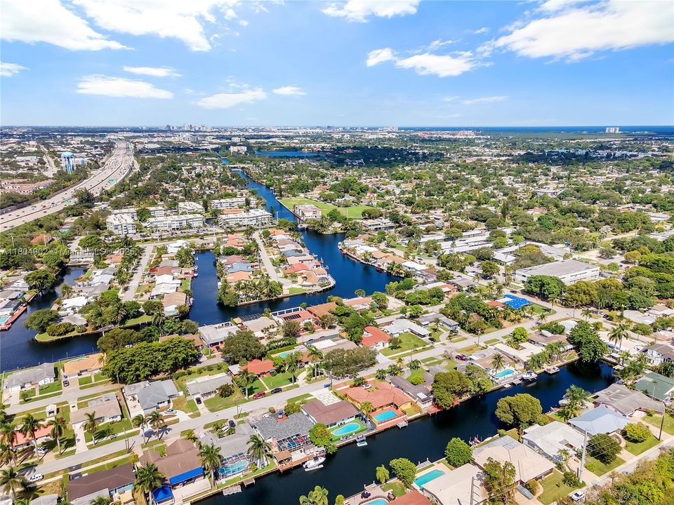 В аренду: $10,000 (5 спален, 3 ванн, 1825 Квадратных фут)