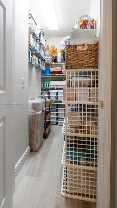 Recently Sold: $649,999 (5 beds, 2 baths, 1960 Square Feet)