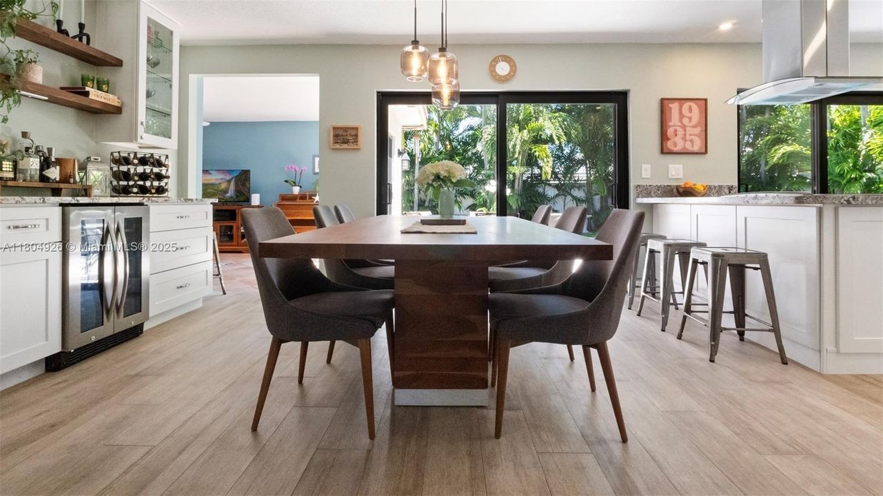 Recently Sold: $649,999 (5 beds, 2 baths, 1960 Square Feet)