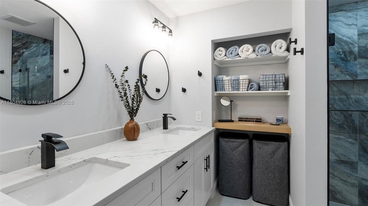 Recently Sold: $649,999 (5 beds, 2 baths, 1960 Square Feet)