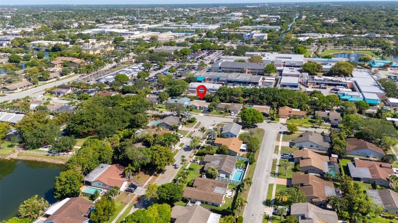 Recently Sold: $649,999 (5 beds, 2 baths, 1960 Square Feet)