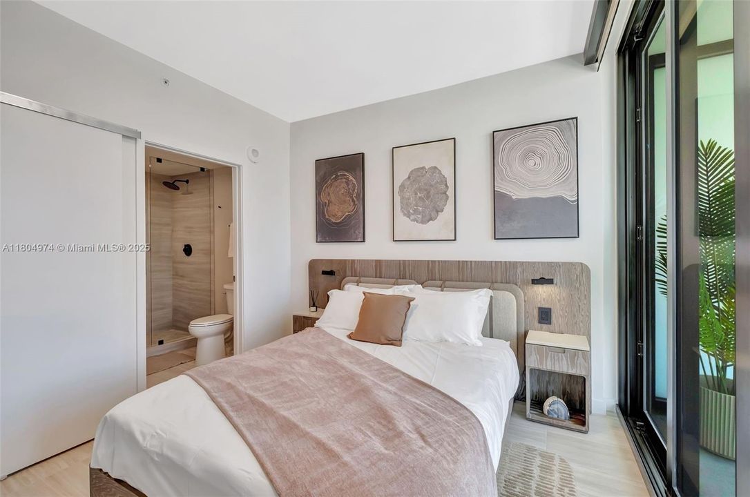 На продажу: $1,355,000 (2 спален, 2 ванн, 802 Квадратных фут)