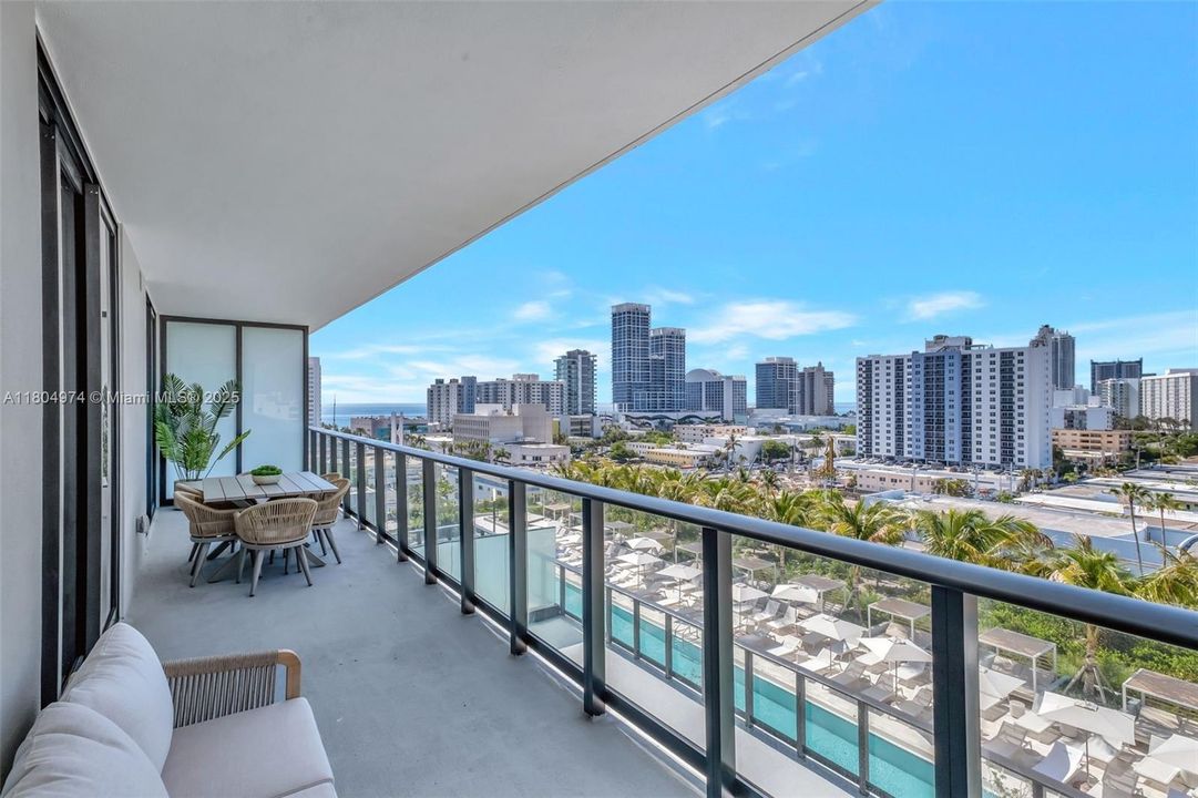 На продажу: $1,355,000 (2 спален, 2 ванн, 802 Квадратных фут)