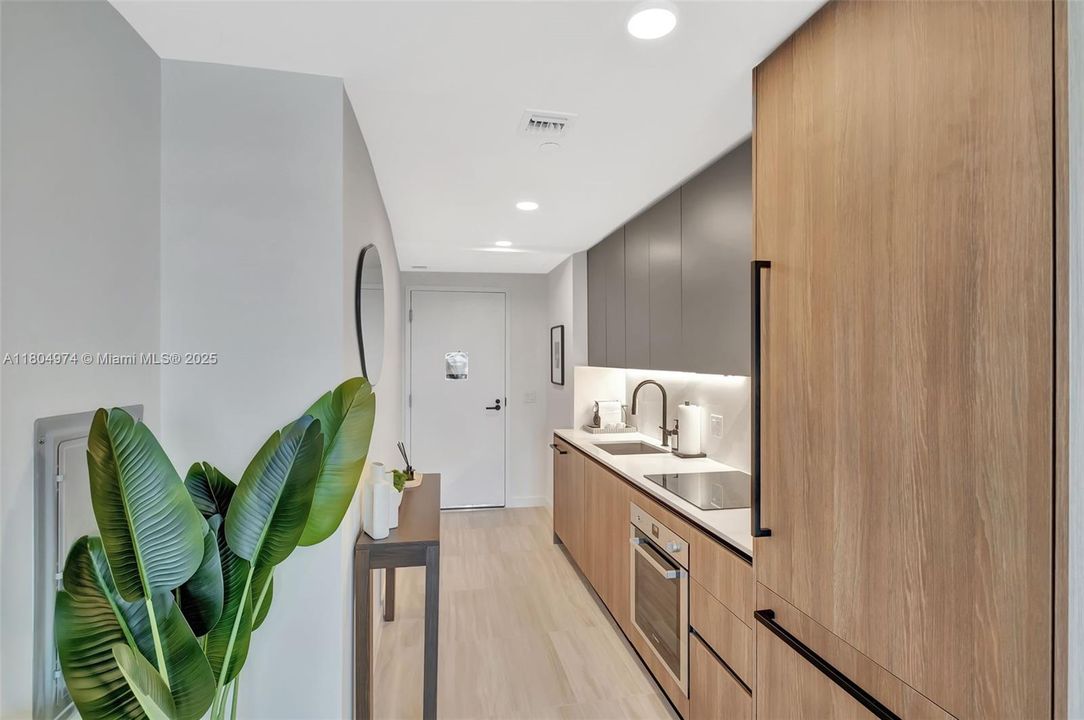 На продажу: $1,355,000 (2 спален, 2 ванн, 802 Квадратных фут)