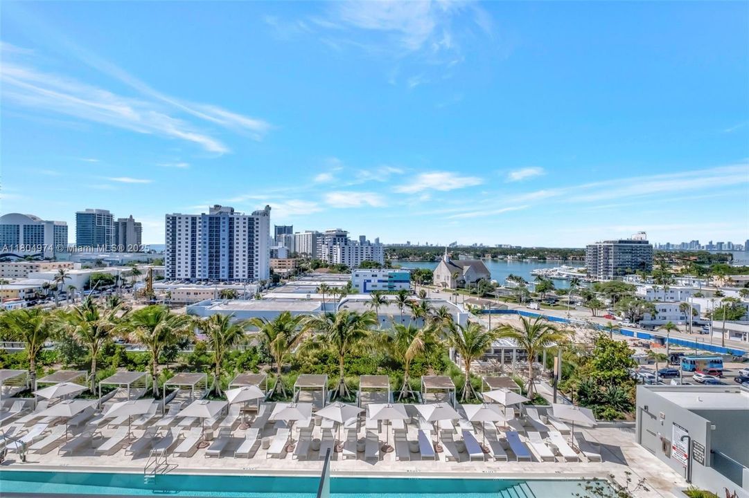 На продажу: $1,355,000 (2 спален, 2 ванн, 802 Квадратных фут)