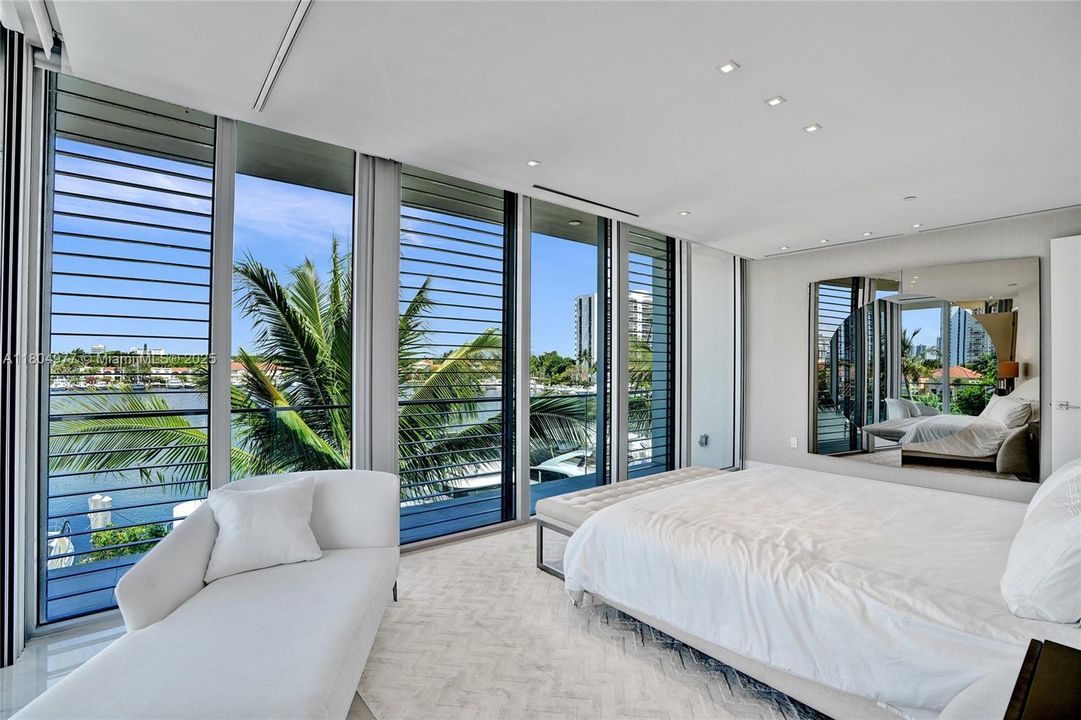 На продажу: $3,375,000 (4 спален, 4 ванн, 3849 Квадратных фут)