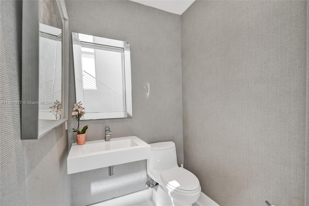 На продажу: $3,375,000 (4 спален, 4 ванн, 3849 Квадратных фут)