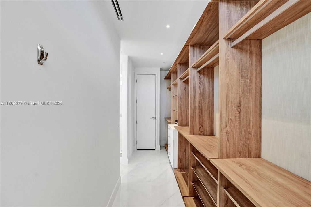 На продажу: $3,375,000 (4 спален, 4 ванн, 3849 Квадратных фут)