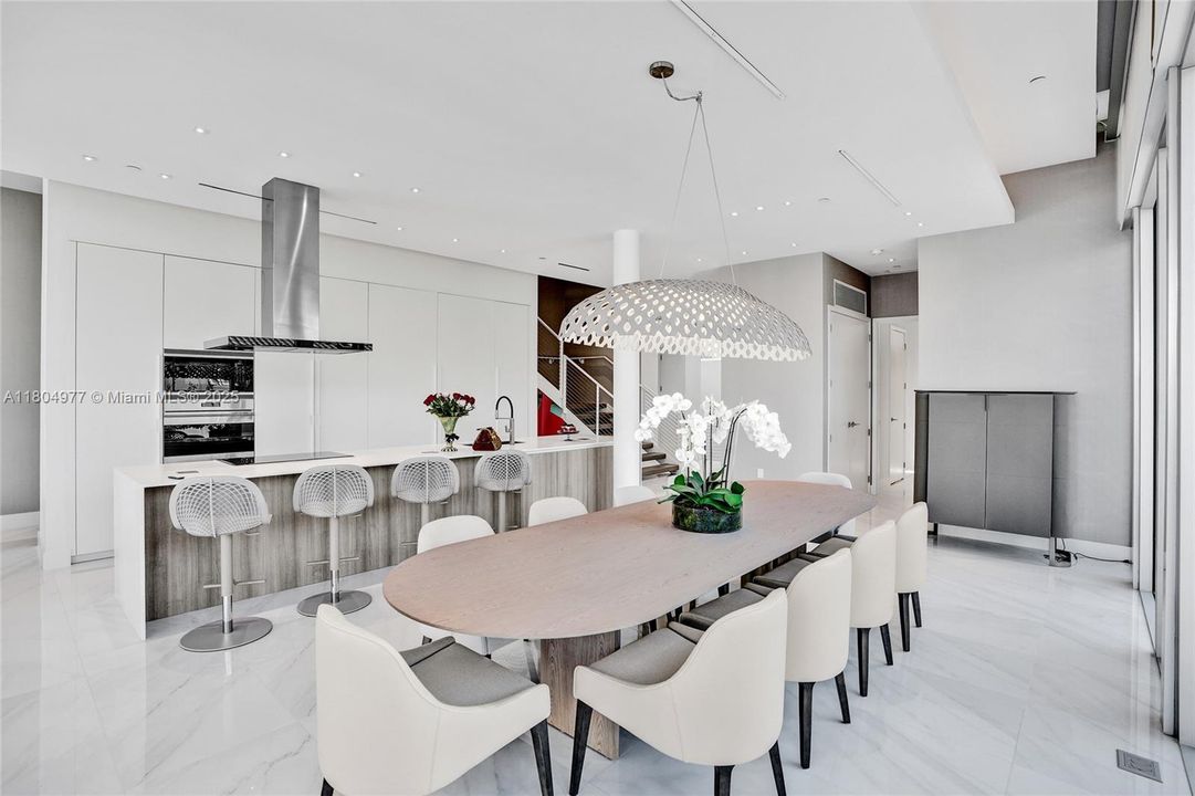 На продажу: $3,375,000 (4 спален, 4 ванн, 3849 Квадратных фут)