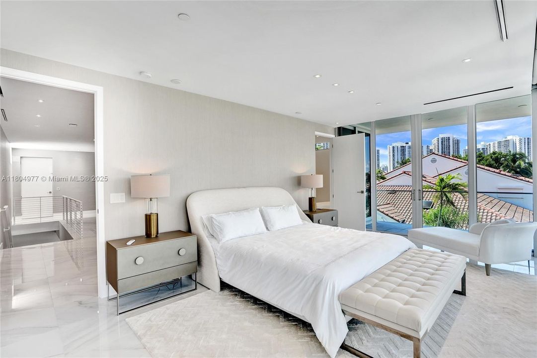 На продажу: $3,375,000 (4 спален, 4 ванн, 3849 Квадратных фут)