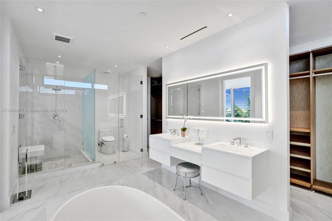 На продажу: $3,375,000 (4 спален, 4 ванн, 3849 Квадратных фут)