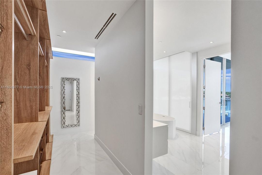 На продажу: $3,375,000 (4 спален, 4 ванн, 3849 Квадратных фут)