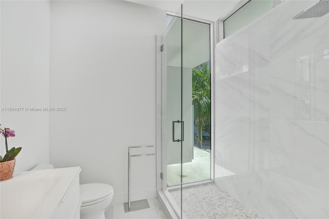 На продажу: $3,375,000 (4 спален, 4 ванн, 3849 Квадратных фут)