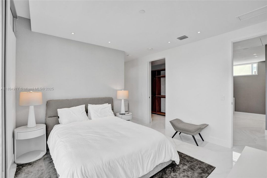 На продажу: $3,375,000 (4 спален, 4 ванн, 3849 Квадратных фут)